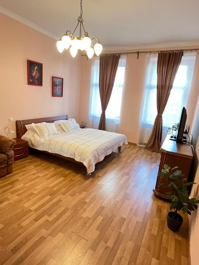 Apartment Colonnade Carlsbad كارلوفي فاري المظهر الخارجي الصورة