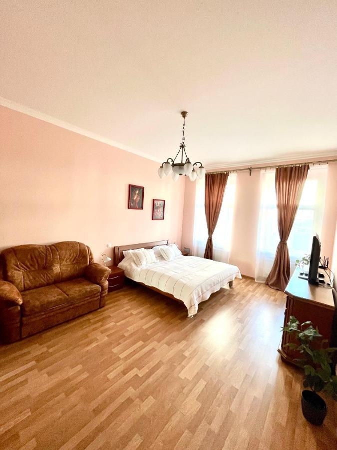 Apartment Colonnade Carlsbad كارلوفي فاري المظهر الخارجي الصورة